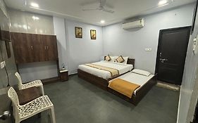 The White House Varanasi - Hotel Near Kashi Vishwanath Temple